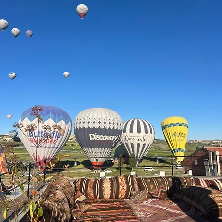 Balloon Street Cappadocia Гореме